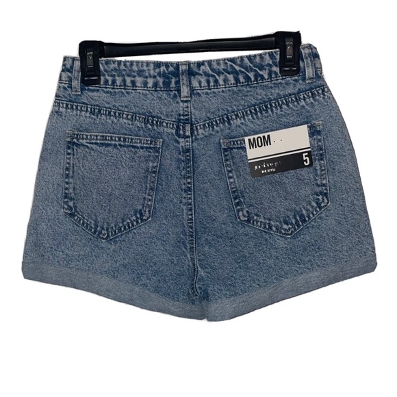 Refuge JR Women’s Light Wash Denim Jeans Shorts MOM Size 5 NWT - Picture 2 of 3